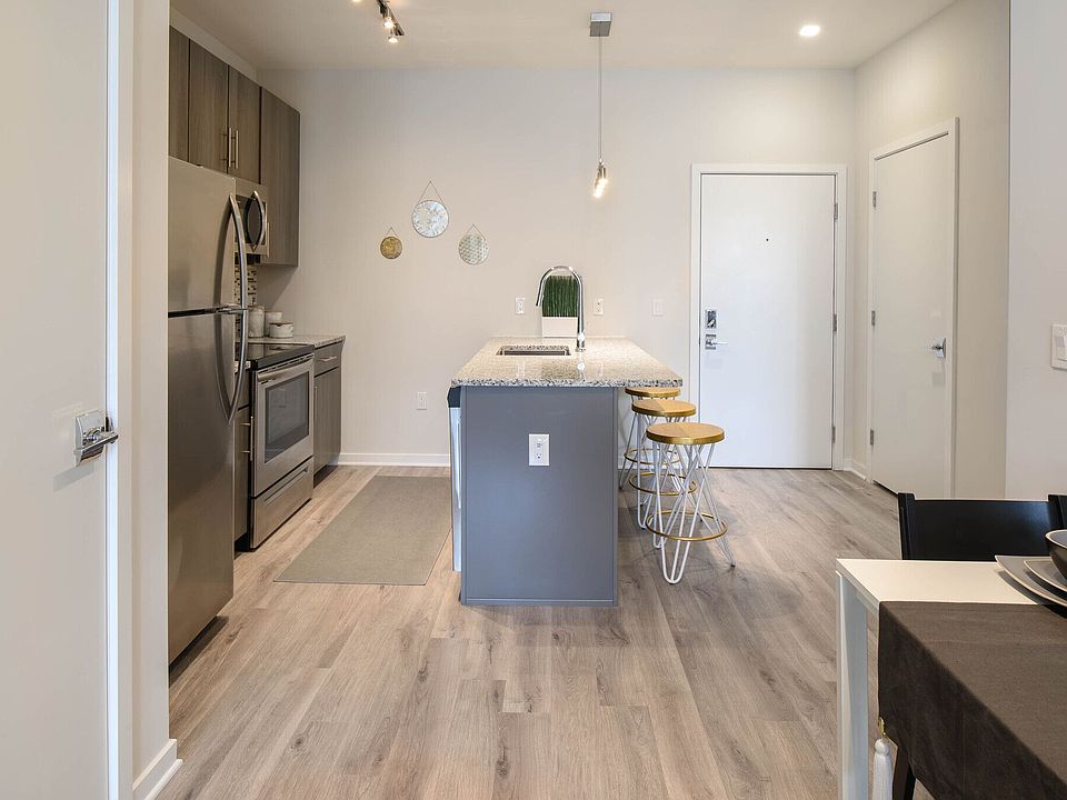 Kitchen (1BD,1BA 630SF)