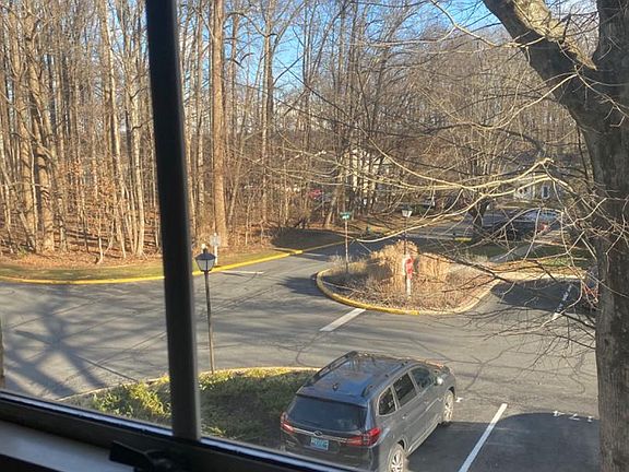 4th image of 44 Long Green Ct