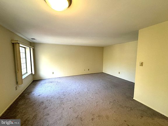 4th image of 2751 Pennsylvania Ave #B202
