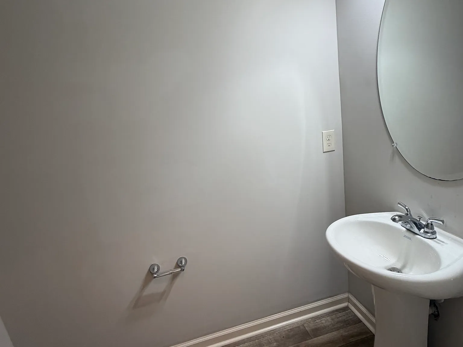 3 bed, 2.5 bath, 1840 sqft, $2,000 — Photo 2