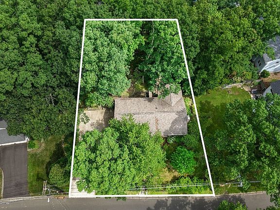 5th image of 2641 Lynnhurst Dr