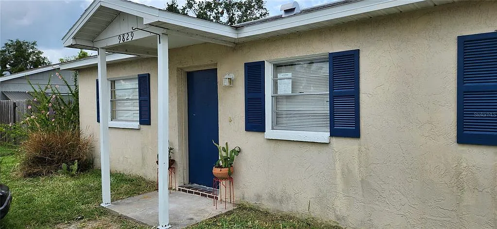 2 bed, 1.0 bath, 850 sqft, $1,300 — Photo 2