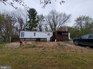 370 Raging River Rd, Falling Waters, WV 25419