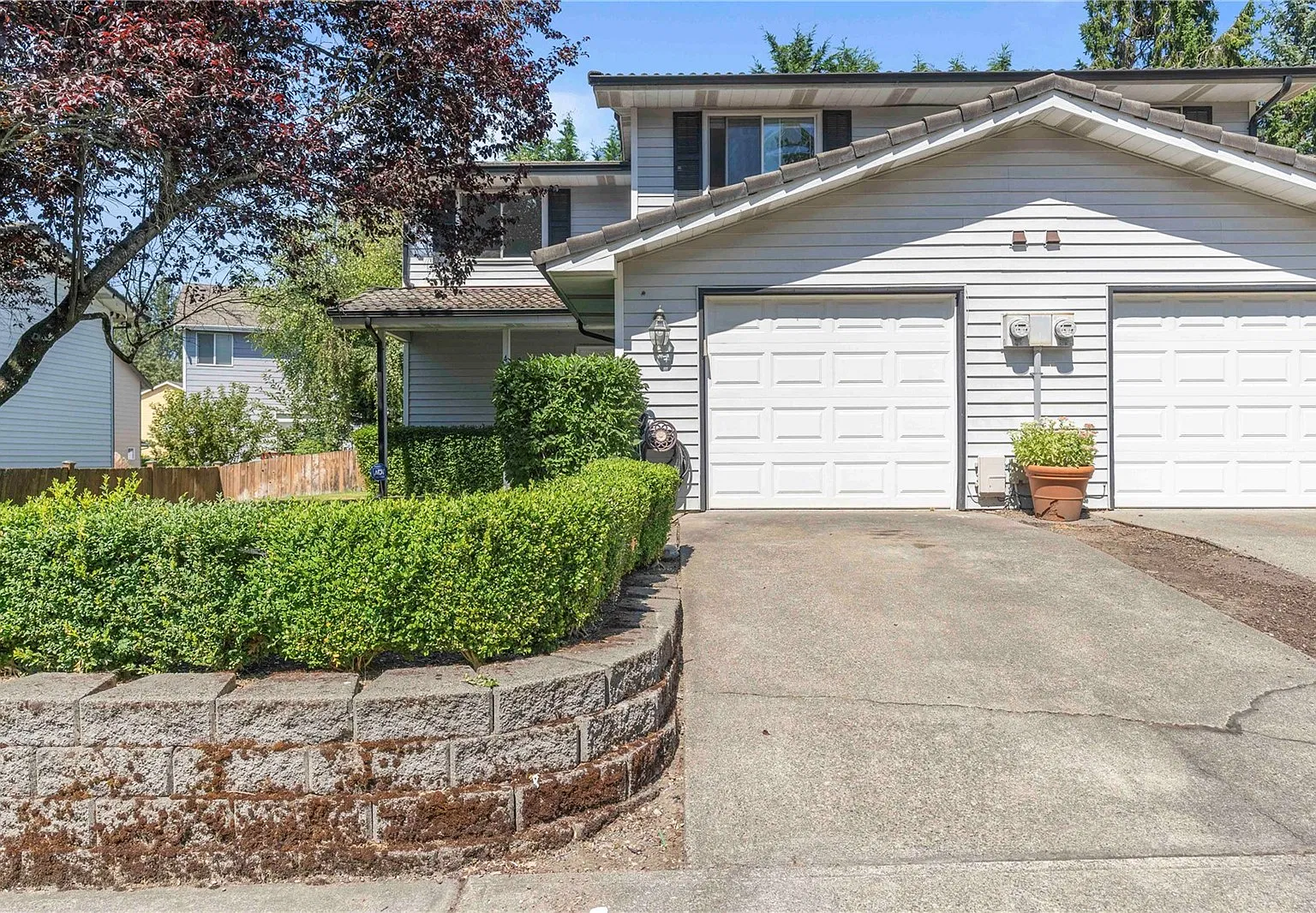 3 bed, 1.5 bath, 1449 sqft, $3,200 — Photo 2