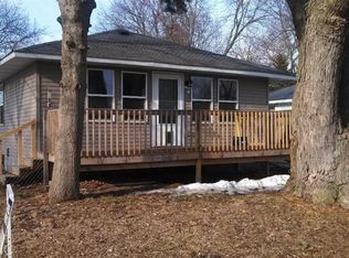 1046 Yeomans St, Ionia, MI