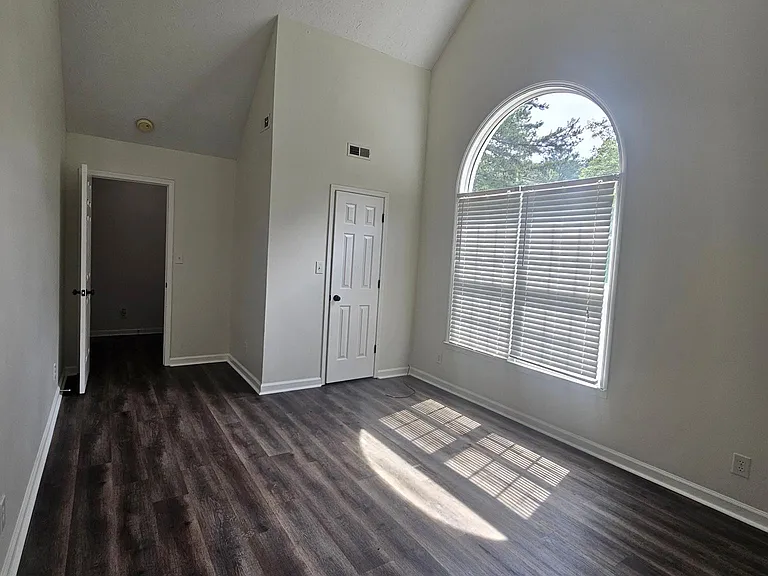 170 Kellie Ln — Photo 5