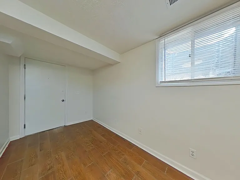 2917 Jackson St — Photo 7