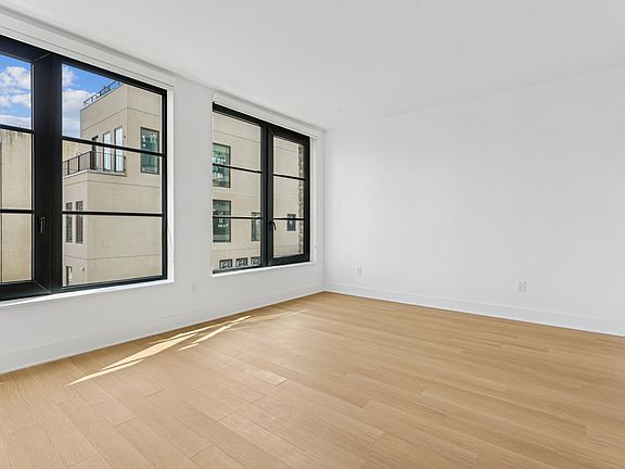4th image of 499 President St #503