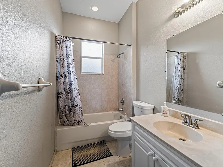 4059 SW Kamsler St — Photo 28