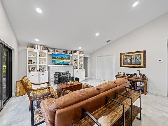 5th image of 23313 Water Circle