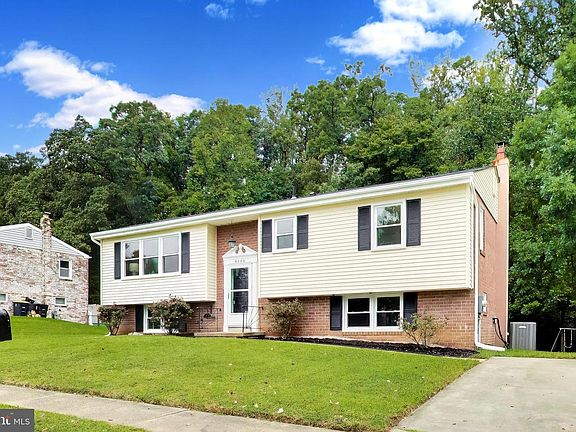 3rd image of 6000 Brooke Jane Dr