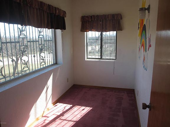 Xtra Room off of Bedroom 2