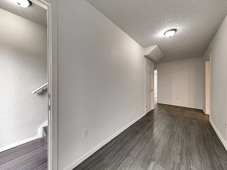 5924 W Hefner Rd — Photo 9
