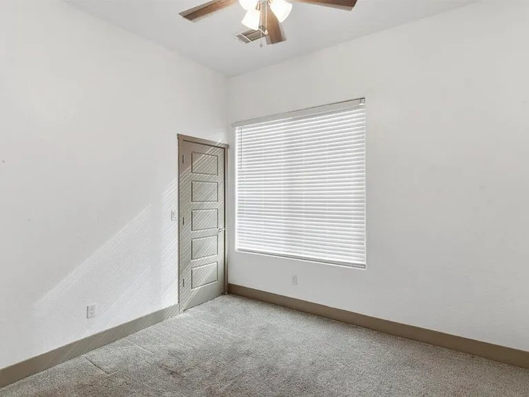 434 E Tyler Ct — Photo 19