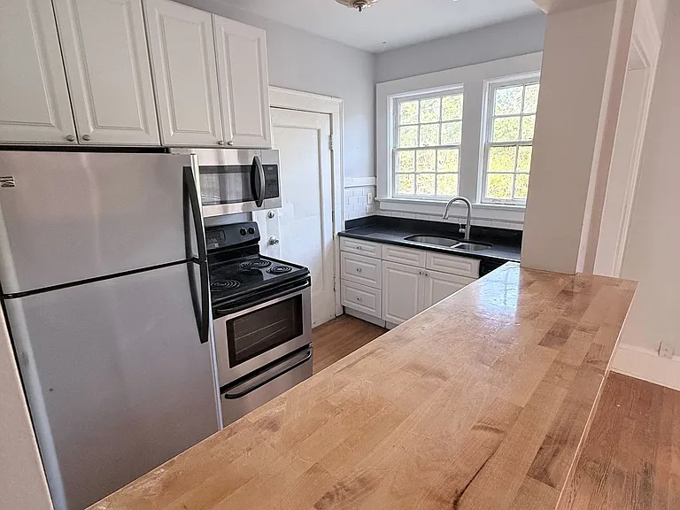 2061 Forbes St #12 — Photo 9