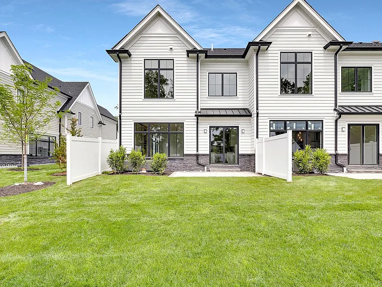 16 Feldman Ct — Photo 24