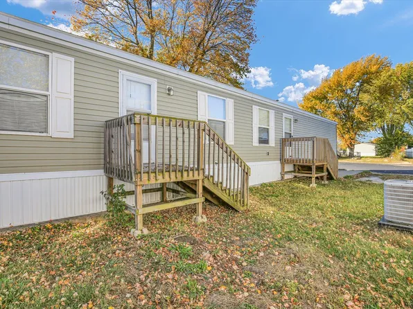 1216 Sycamore Ln, Rantoul, IL 61866