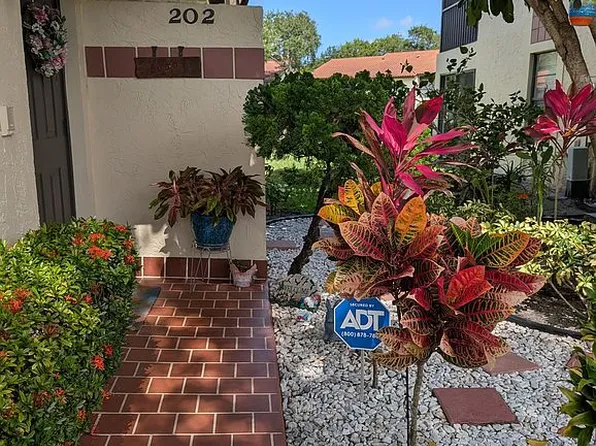 10383 S Circle Lake Dr APT 202, Boynton Beach, FL 33437