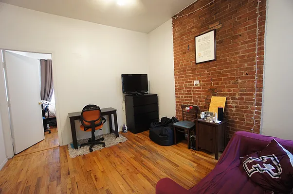 Rented by Compass | media 10