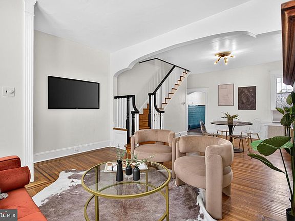 4th image of 2417 S Mole St
