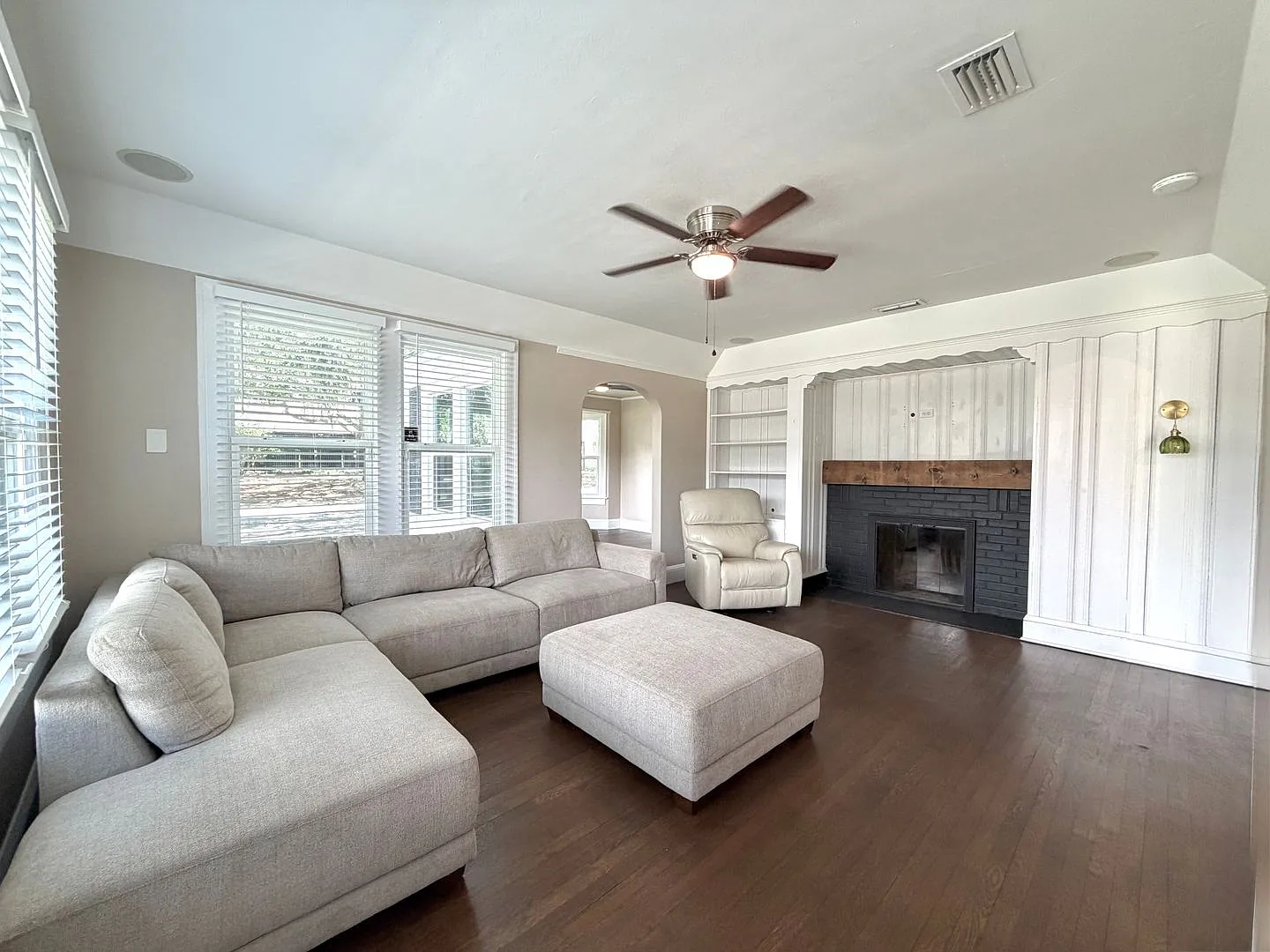 1407 Belmonte Ave — Photo 4