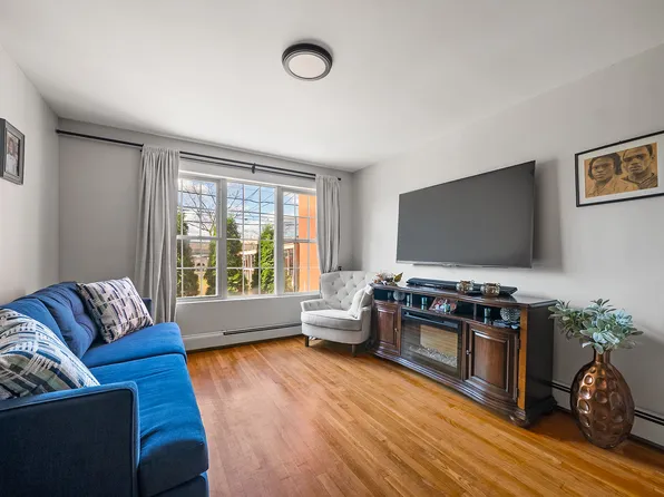 791 Fountain Avenue image 2 of 11