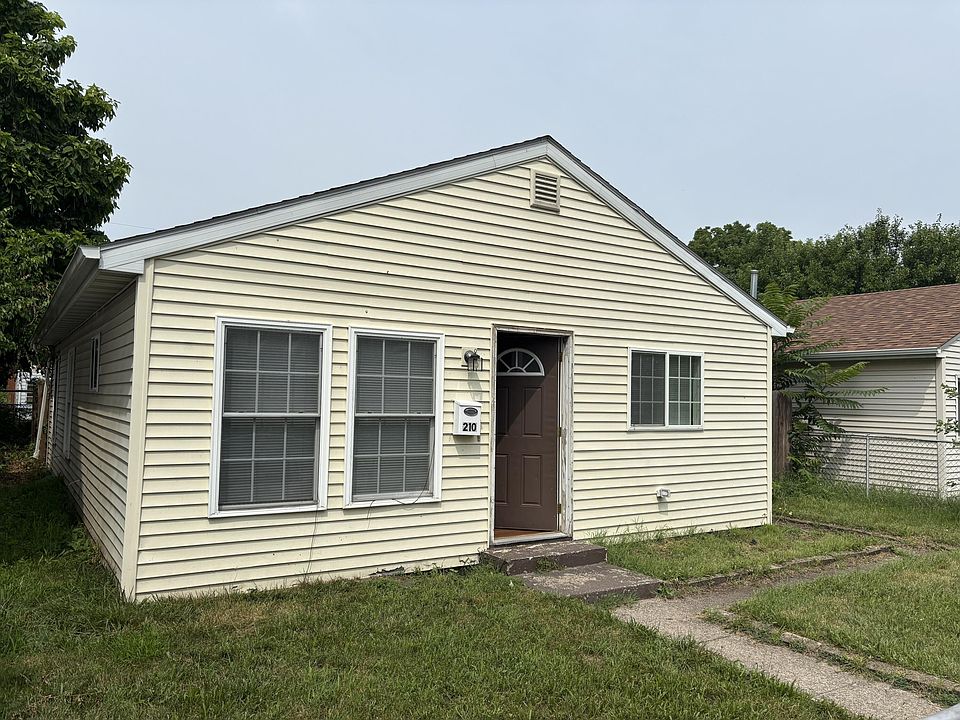 1st image of 210 Pleasant Ave