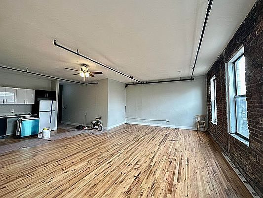 2nd image of 1135 Myrtle Ave #303