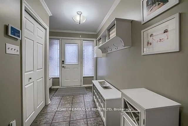 4 Derwent Ave — Photo 3