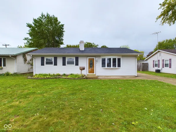 15 Gaywood Dr, Chesterfield, IN 46017