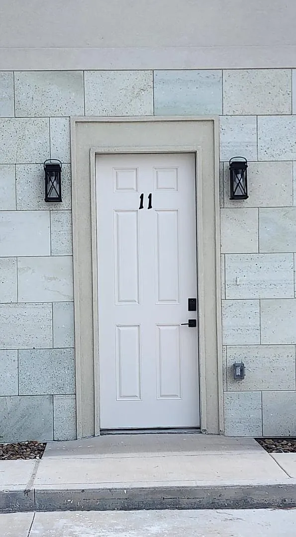 3229 E Grimes - Unit 11 — Photo 1