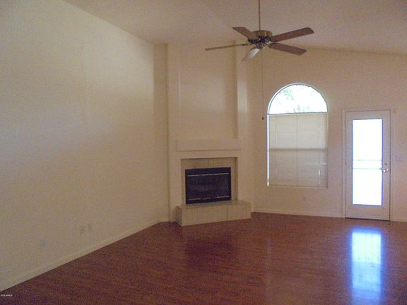 3rd image of 4862 W Oakland St