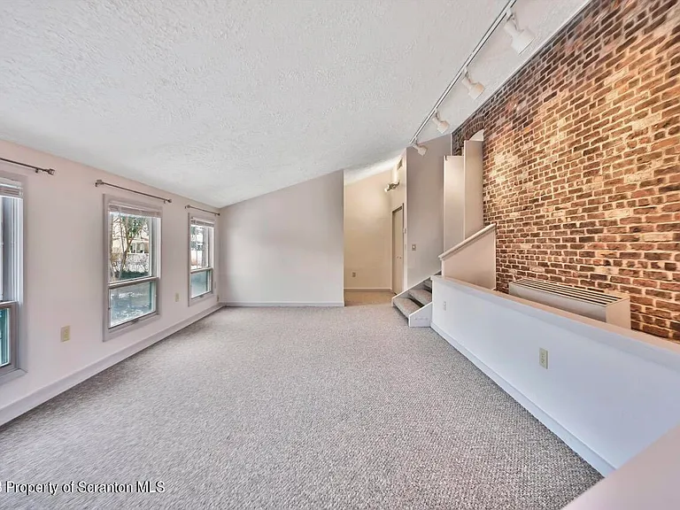 1409 Penn Ave #3 — Photo 39