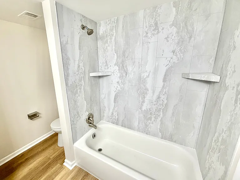Sherwood Forest Apartments — Photo 36