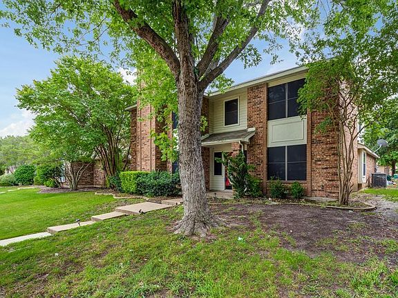 3rd image of 980 Little Den Dr