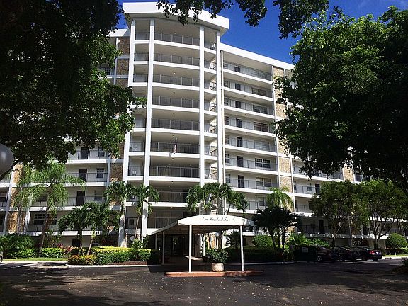 Main Entrance to Bldg
