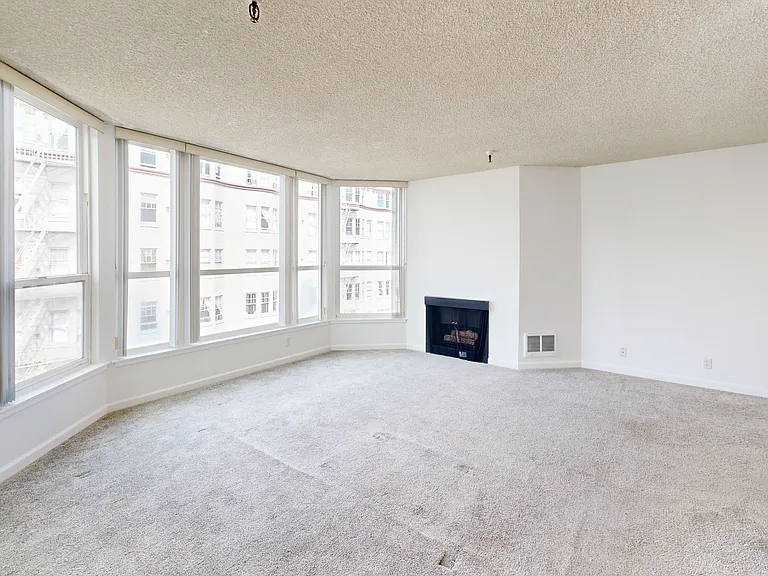 1690 Broadway Street — Photo 11