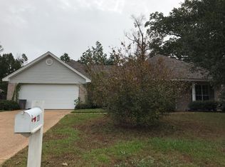 120 Live Oaks Blvd, Pearl, MS 39208