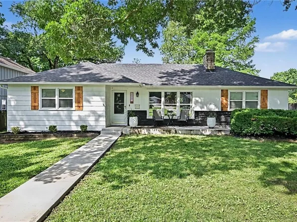 5020 Clark Dr, Roeland Park, KS 66205