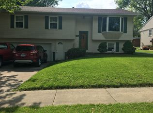 1636 Springdale Dr, Clinton, IA 52732