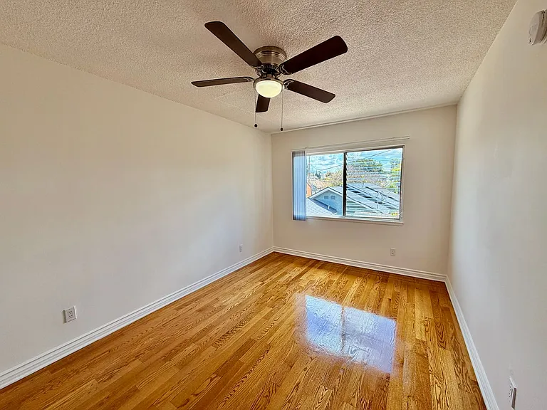 5612 Harold Way — Photo 16