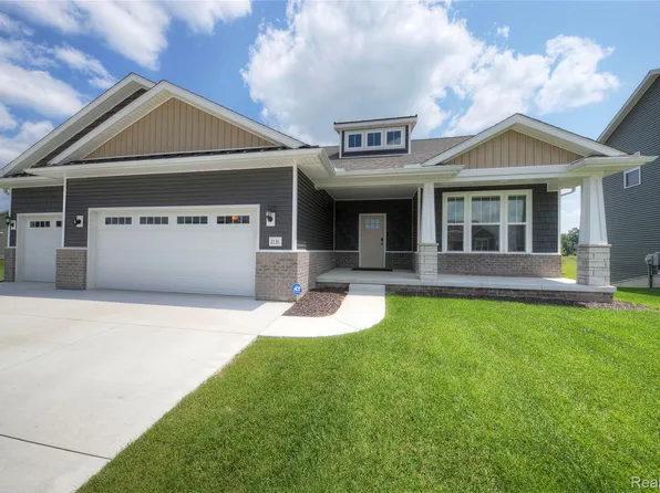 2131 Gambrel Ln, Howell, MI 48843