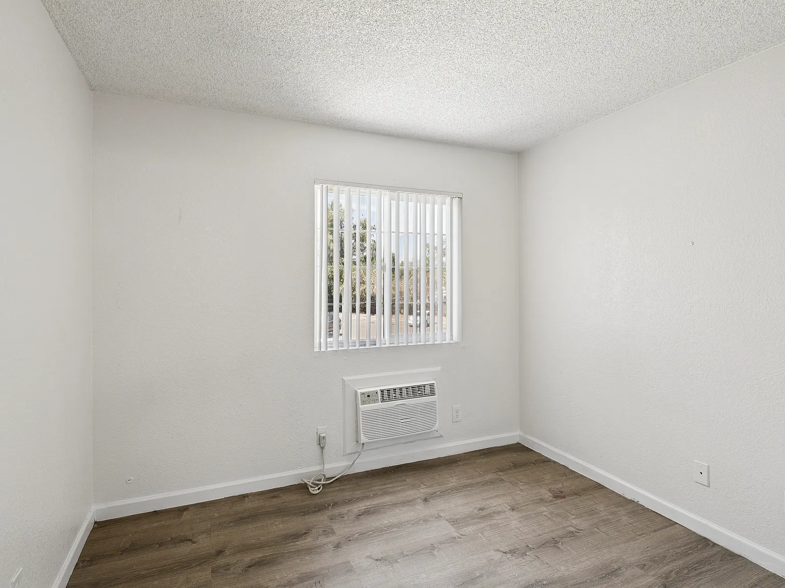 1 bed, 575 sqft, $900 — Photo 3