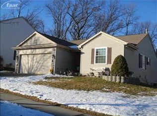 3389 Hilltop Dr, Holly, MI 48442