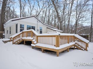 6048 Stewart Woods Dr, Delton, MI 49046