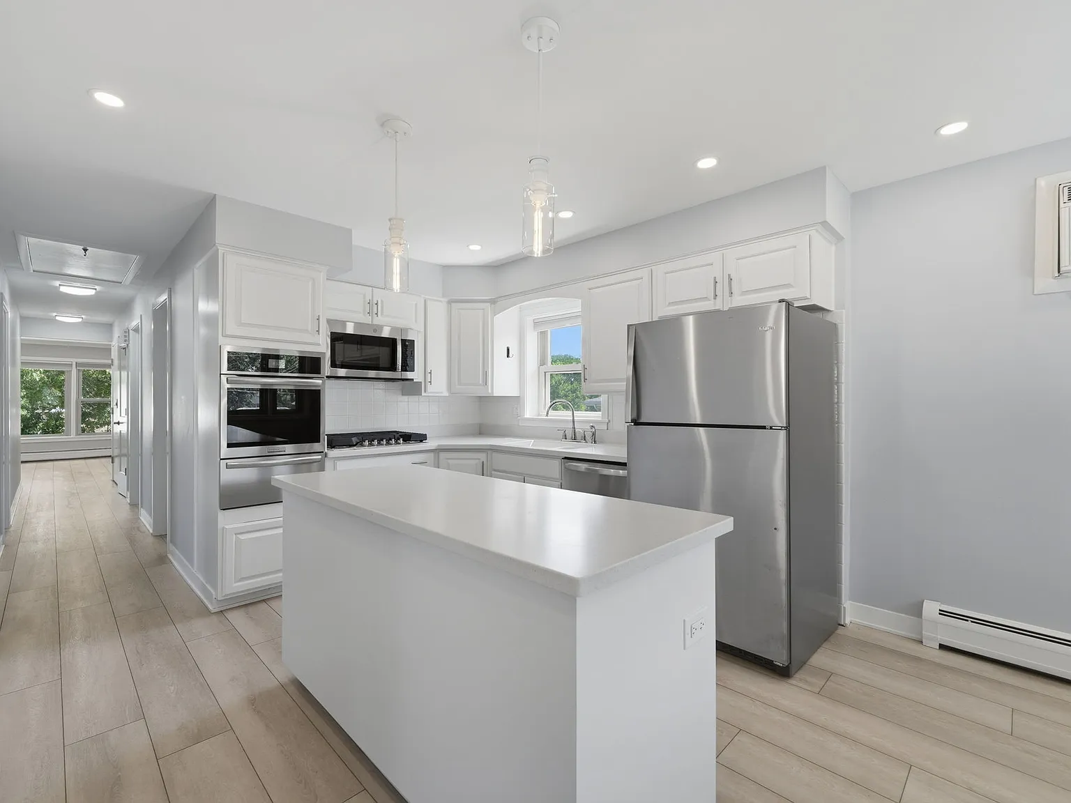 3 bed, 1300 sqft, $2,850 — Photo 4