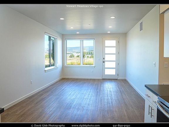 4th image of 1574 Myers Ln #102