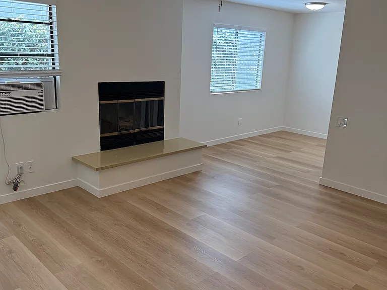 4421 Clairemont Dr #A — Photo 3