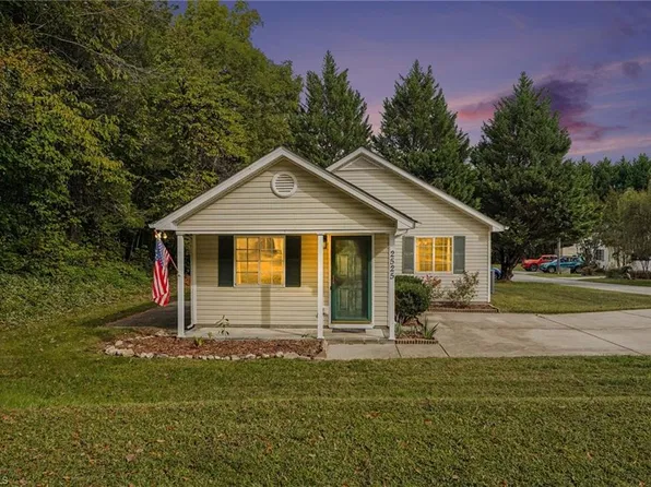 2525 Stratford Crossing Dr, Winston Salem, NC 27103