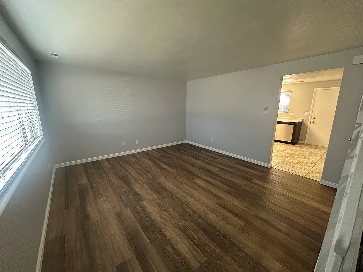 2 bed, 1.5 bath, 1108 sqft, $1,650 — Photo 3